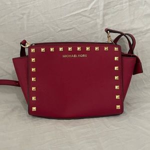 Michael Kors Selma Stud Leather Medium Messenger Bag